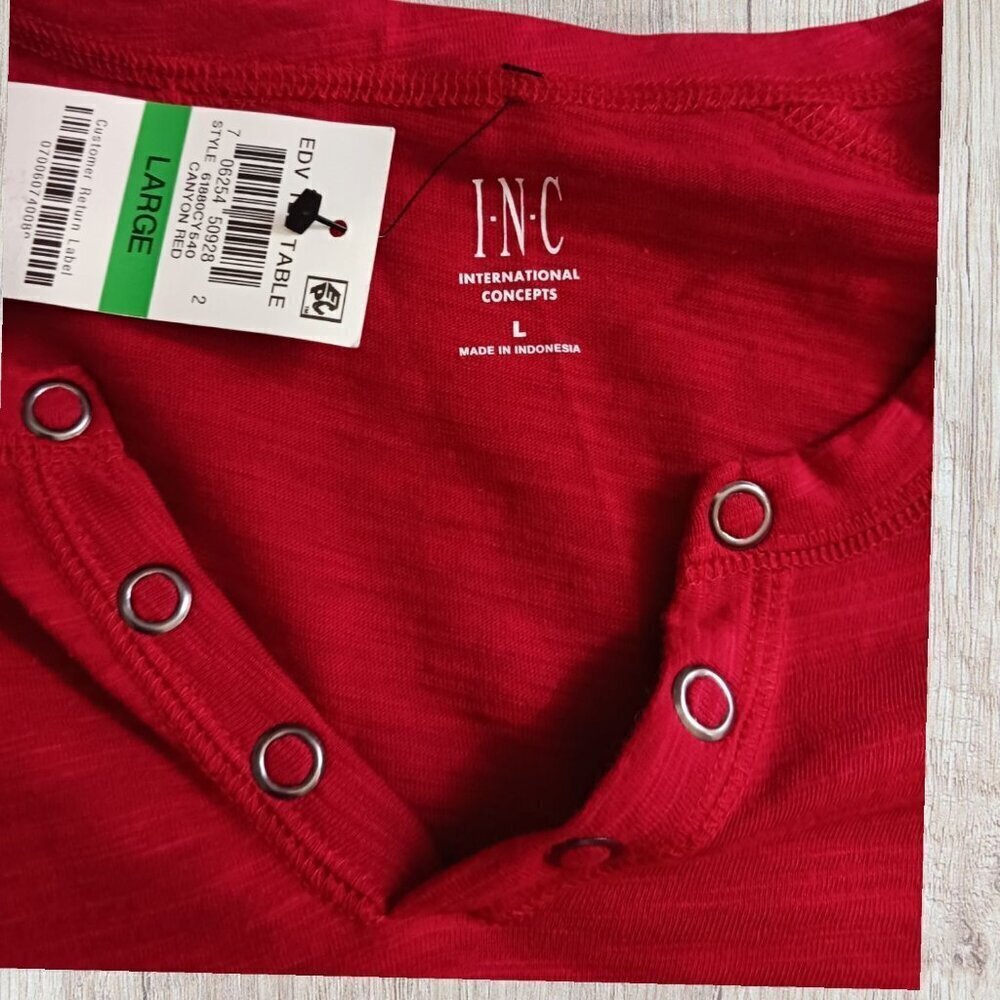 I-N-C canyon Red Men Tee With Grommet Detail & Zipper Pocket Size Large - Picture 3 of 10